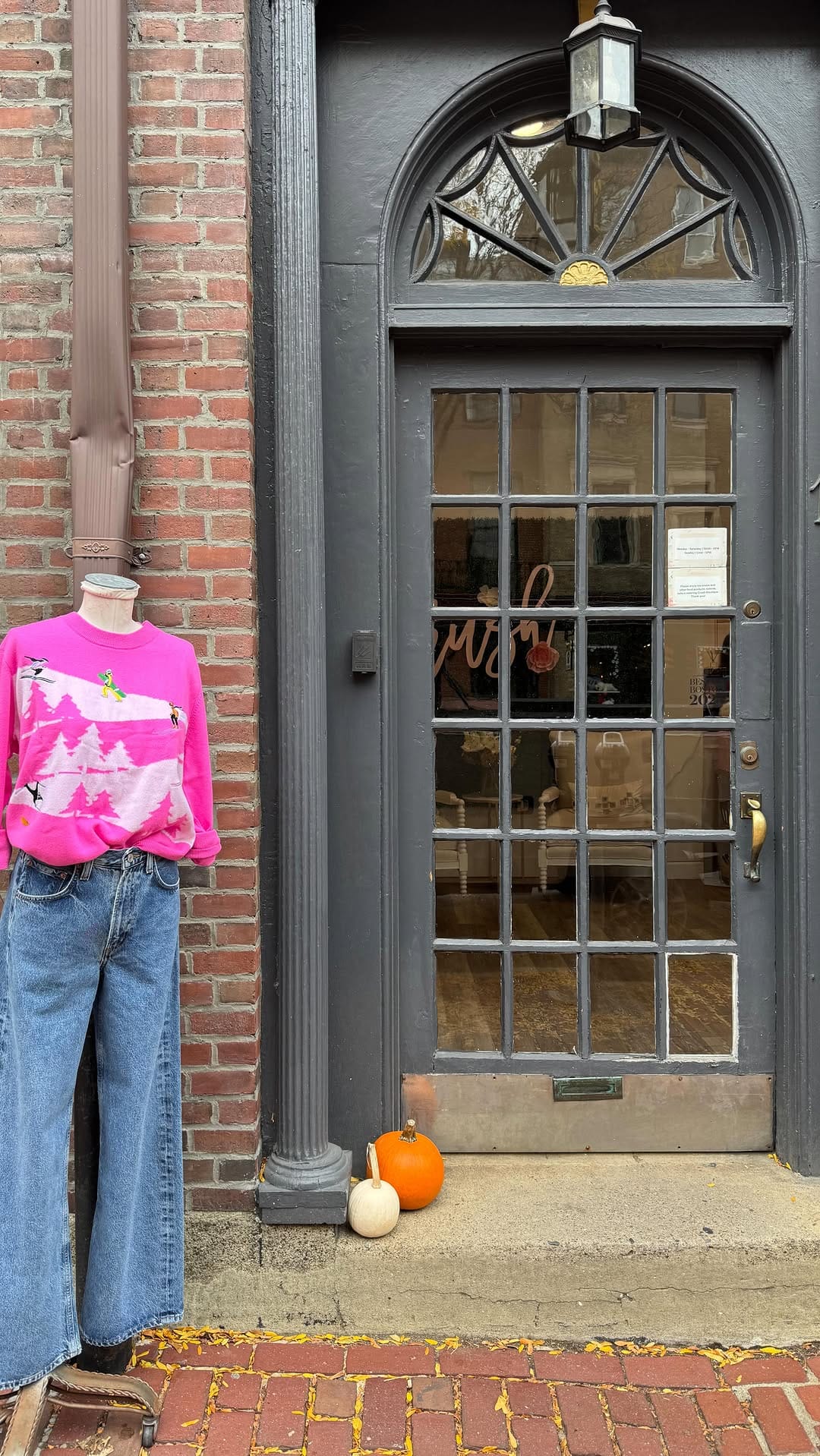 Post 10 by Crush Boutique on Instagram (video)