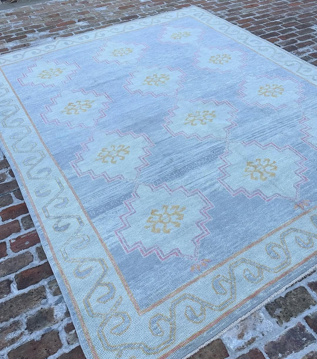 Post 10 by The Rug Girl ® on Instagram (image)