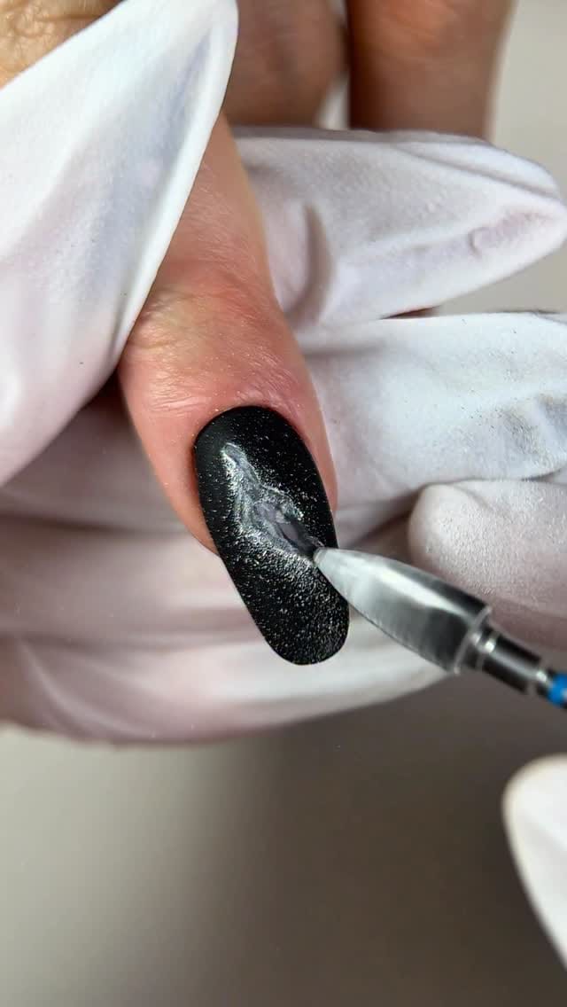 Post 3 by • COLD NAILS prodotti per unghie • on Instagram (video)