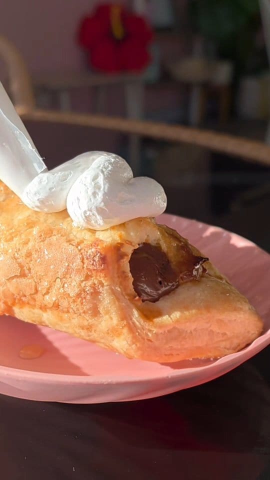 Post 3 by Borinken Cakes| Chicago Bakery on Instagram (video)