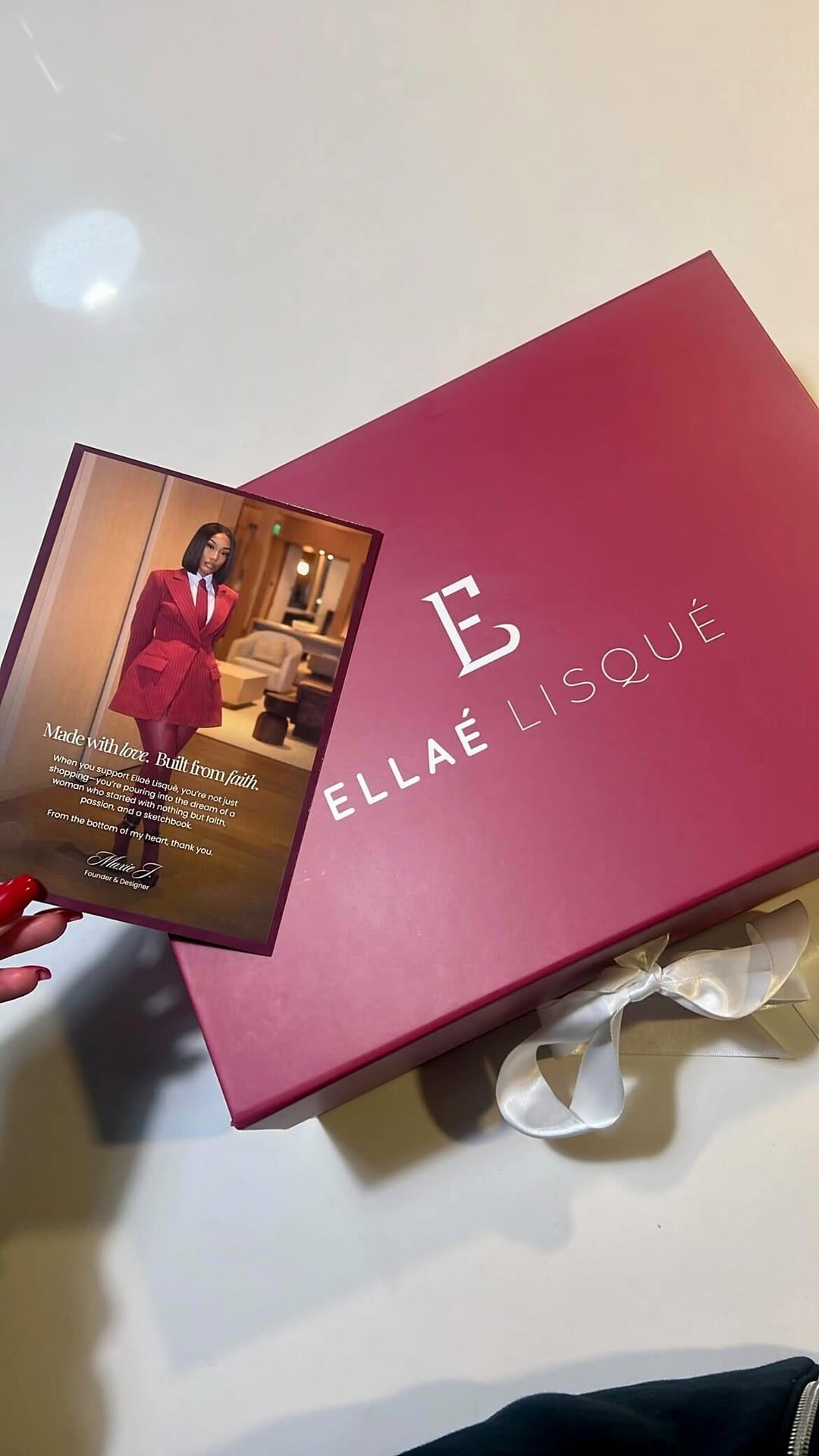 Post 5 by Ellaè Lisquè on Instagram (video)