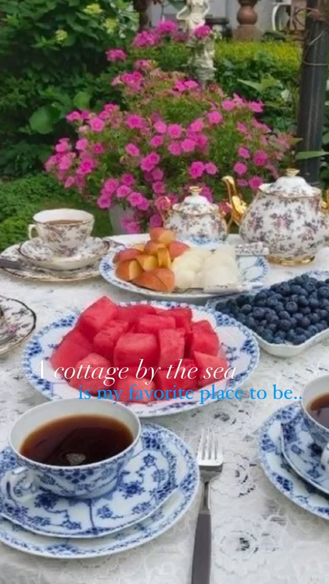 Post 9 by Sarah Natsis on Instagram (video)