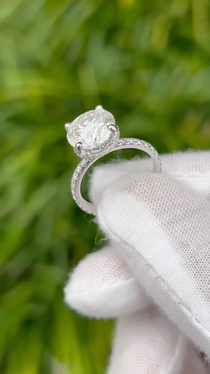 Post 5 by Elies Fine Jewelry on Instagram (video)
