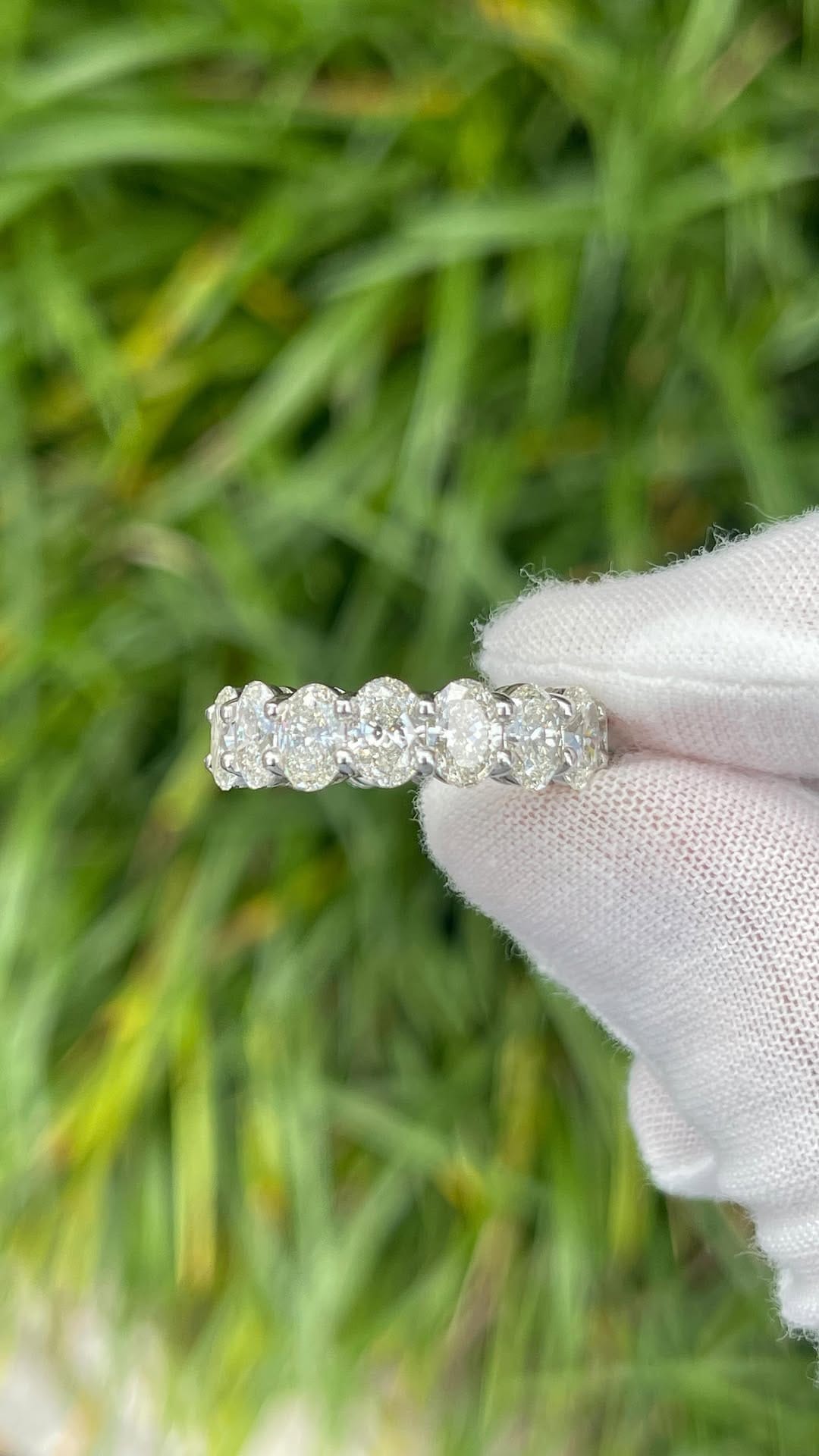 Post 10 by Elies Fine Jewelry on Instagram (video)