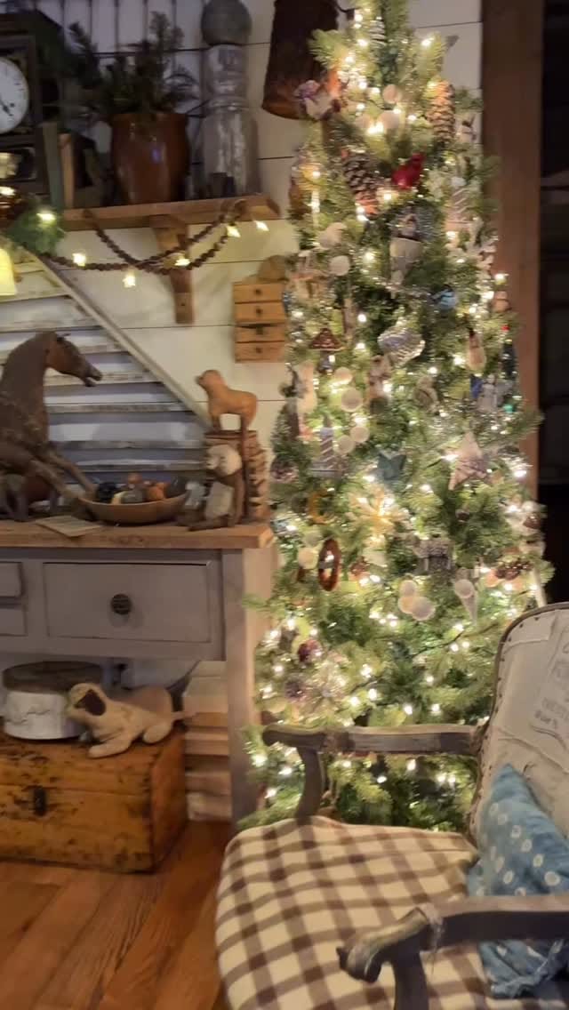 Post 5 by A Fine Farmhouse on Instagram (video)