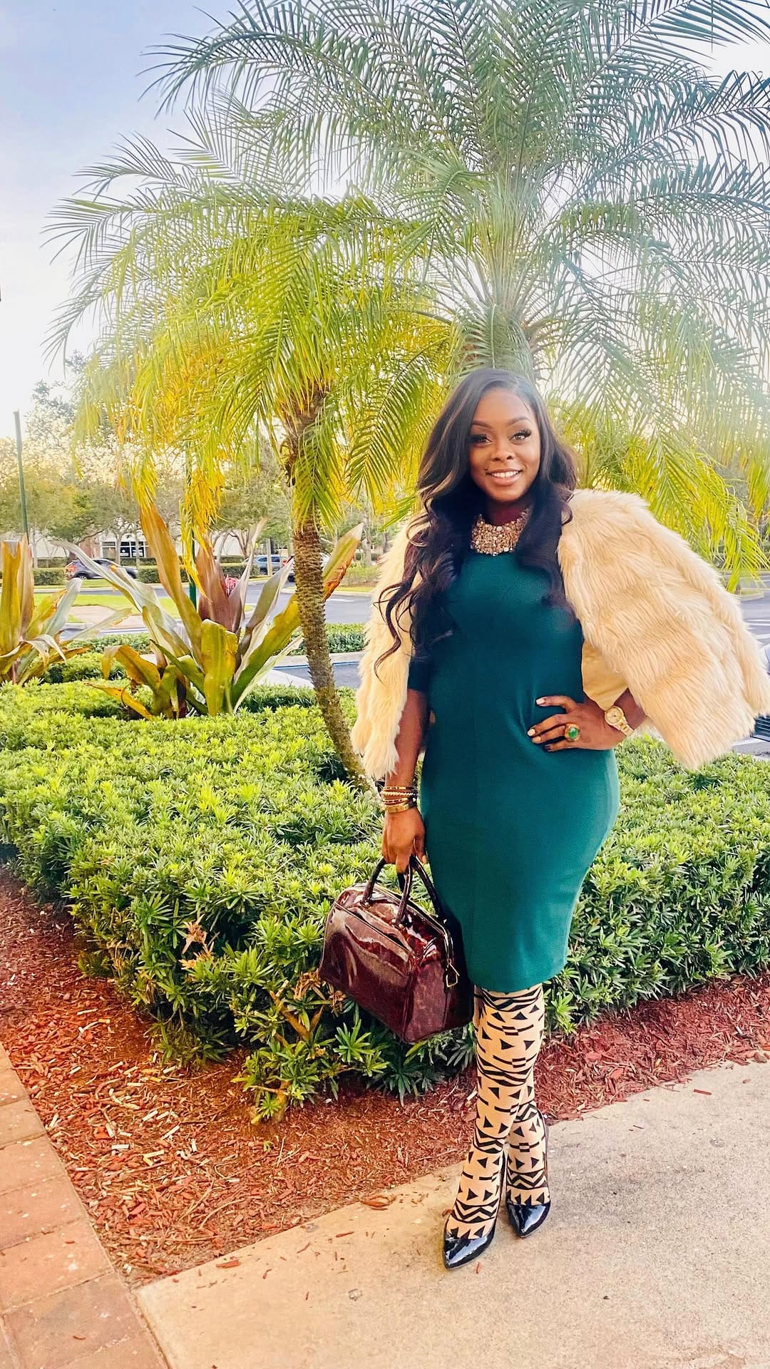 Post 10 by Kenya Elaine on Instagram (video)