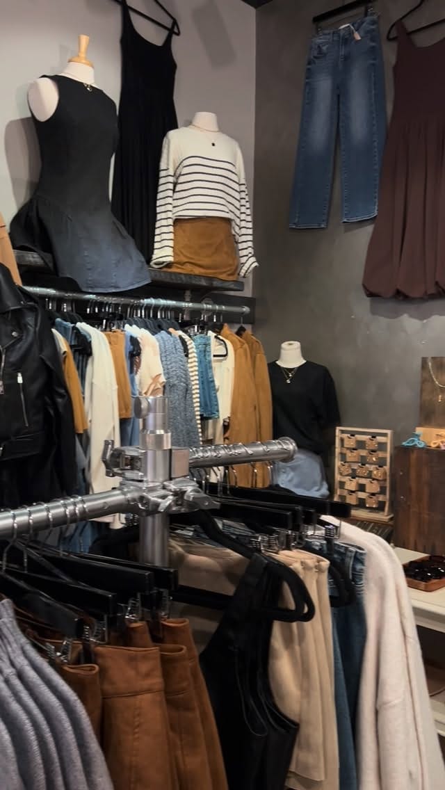 Post 1 by Mimi & Dottie on Instagram (video)