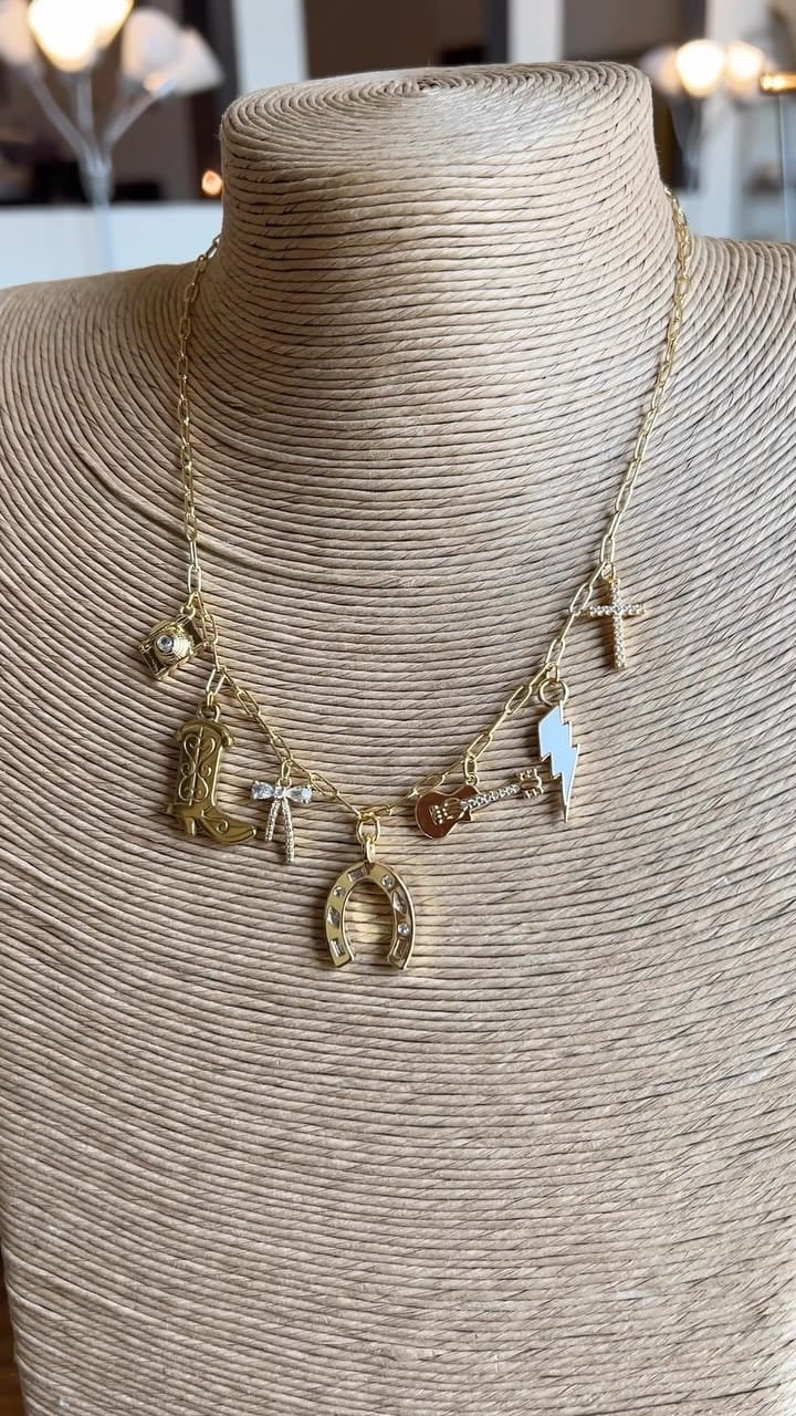 Post 10 by Mimi & Dottie on Instagram (video)