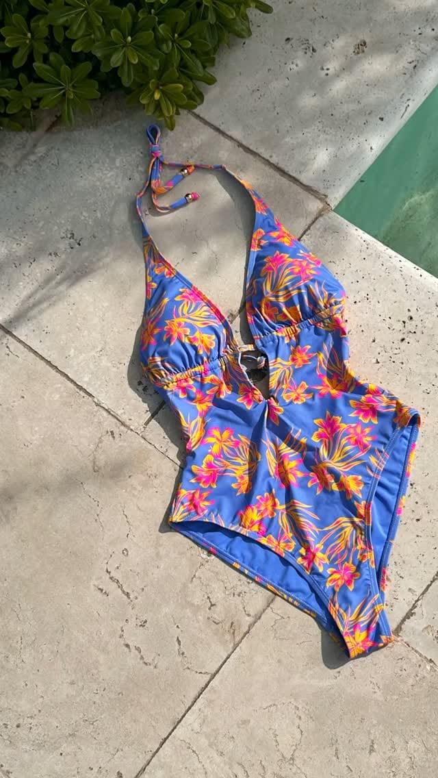 Post 1 by Flores Pure Wonder on Instagram (video)