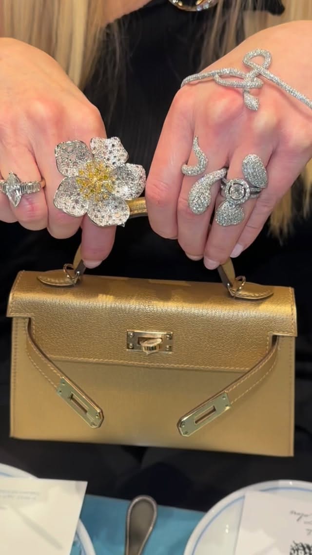 Post 1 by STÉFÈRE JEWELRY on Instagram (video)