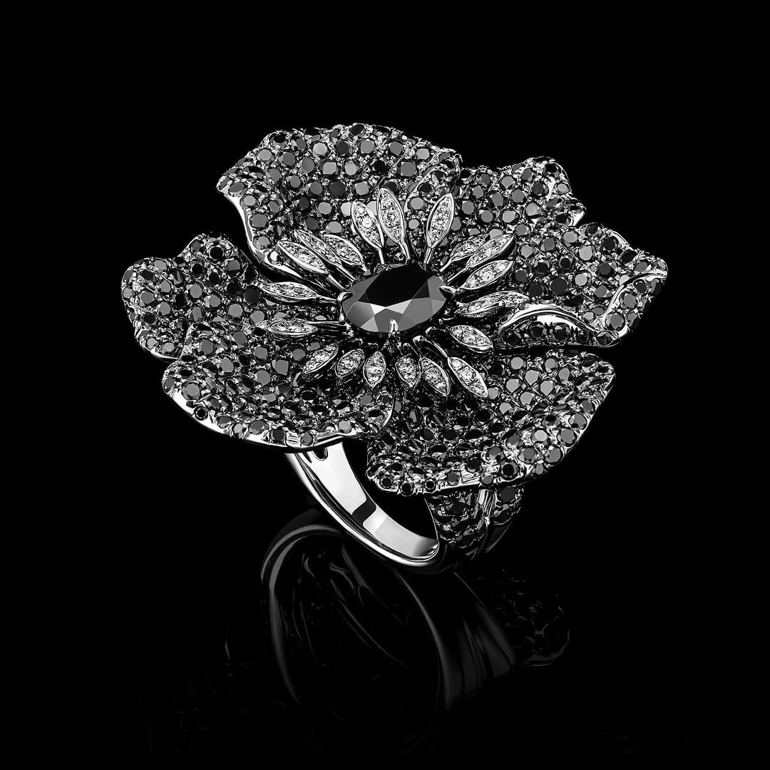 Post 4 by STÉFÈRE JEWELRY on Instagram (carousel)