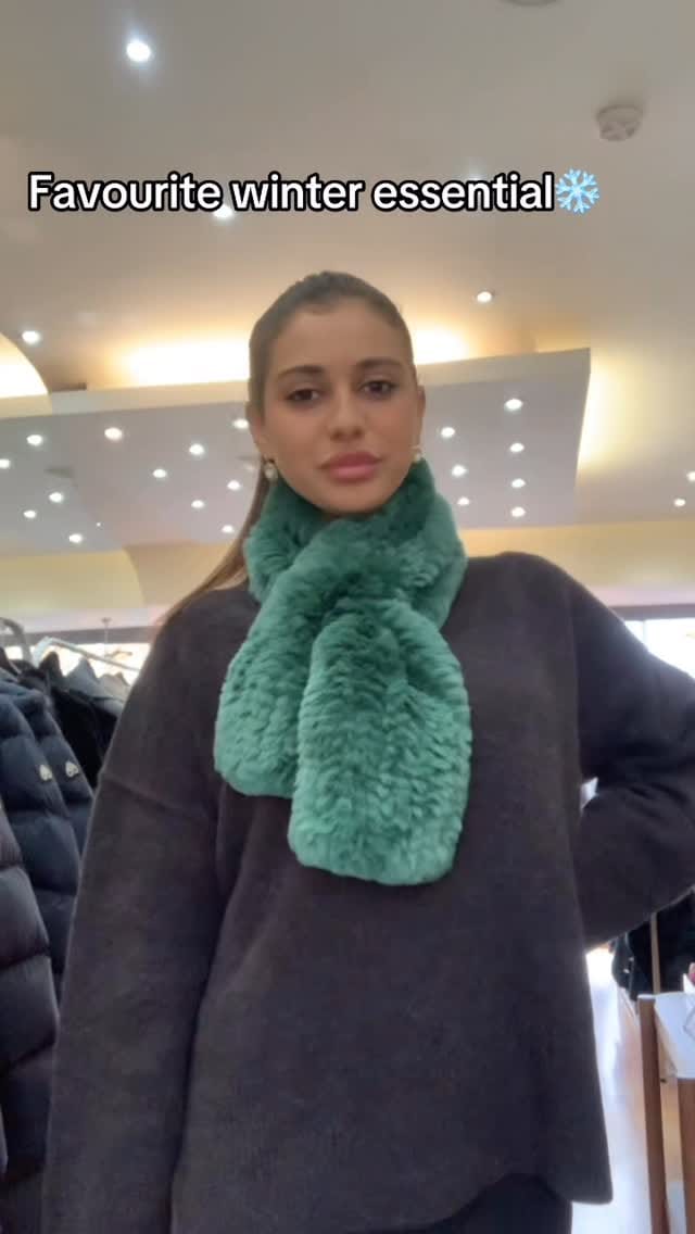 Post 4 by Jessimara London Boutique on Instagram (video)
