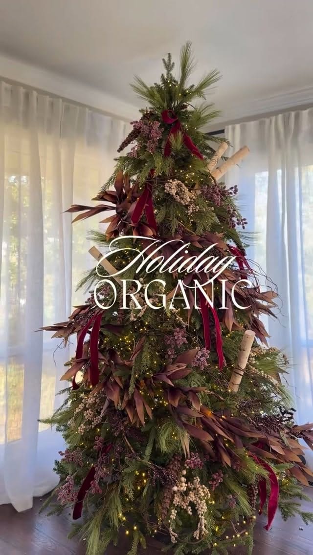 Post 9 by Dani | Christmas | Holiday Decor on Instagram (video)