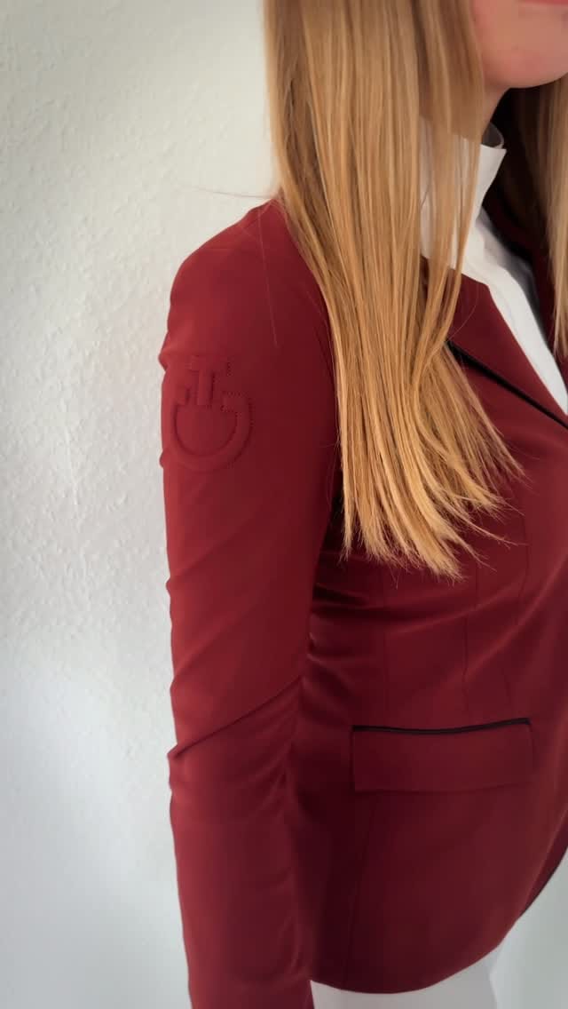 Post 5 by EquiZone Online on Instagram (video)