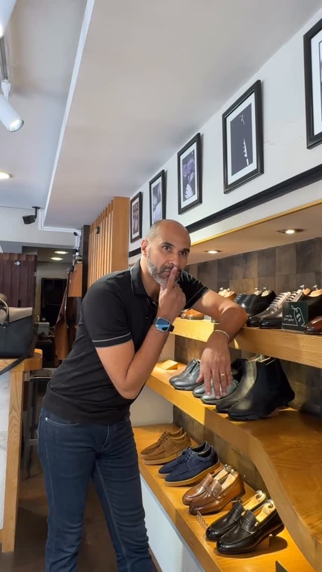 Post 6 by Benson Shoes Officiel on Instagram (video)