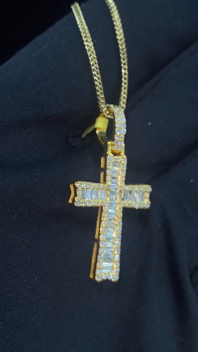 Post 8 by King Johnny The Jeweler on Instagram (video)