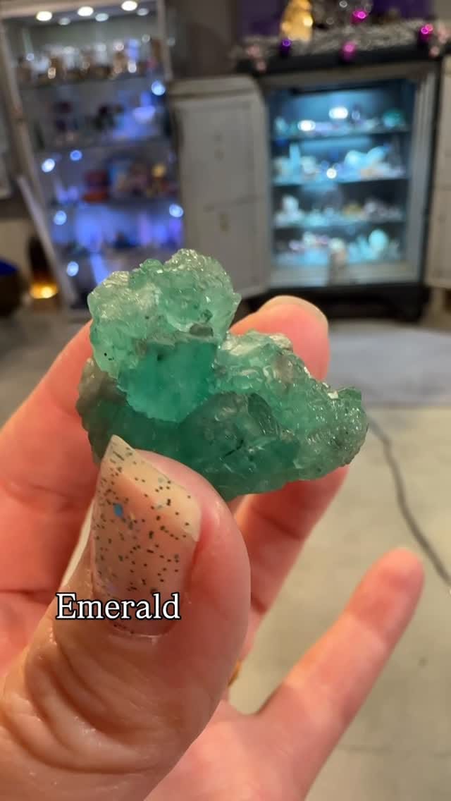 Post 7 by Crystalarium ✨ Crystals ✨ Jewelry on Instagram (video)