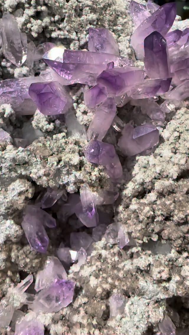 Post 4 by Crystalarium ✨ Crystals ✨ Jewelry on Instagram (video)
