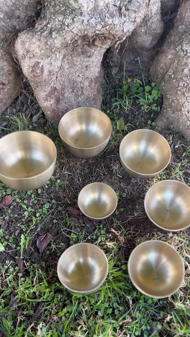 Post 1 by Ele Keats Jewelry + Crystals on Instagram (video)