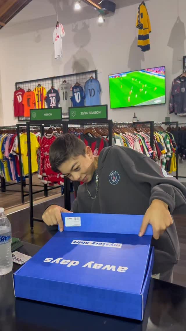 Post 5 by Classic Football Shirts LA on Instagram (video)