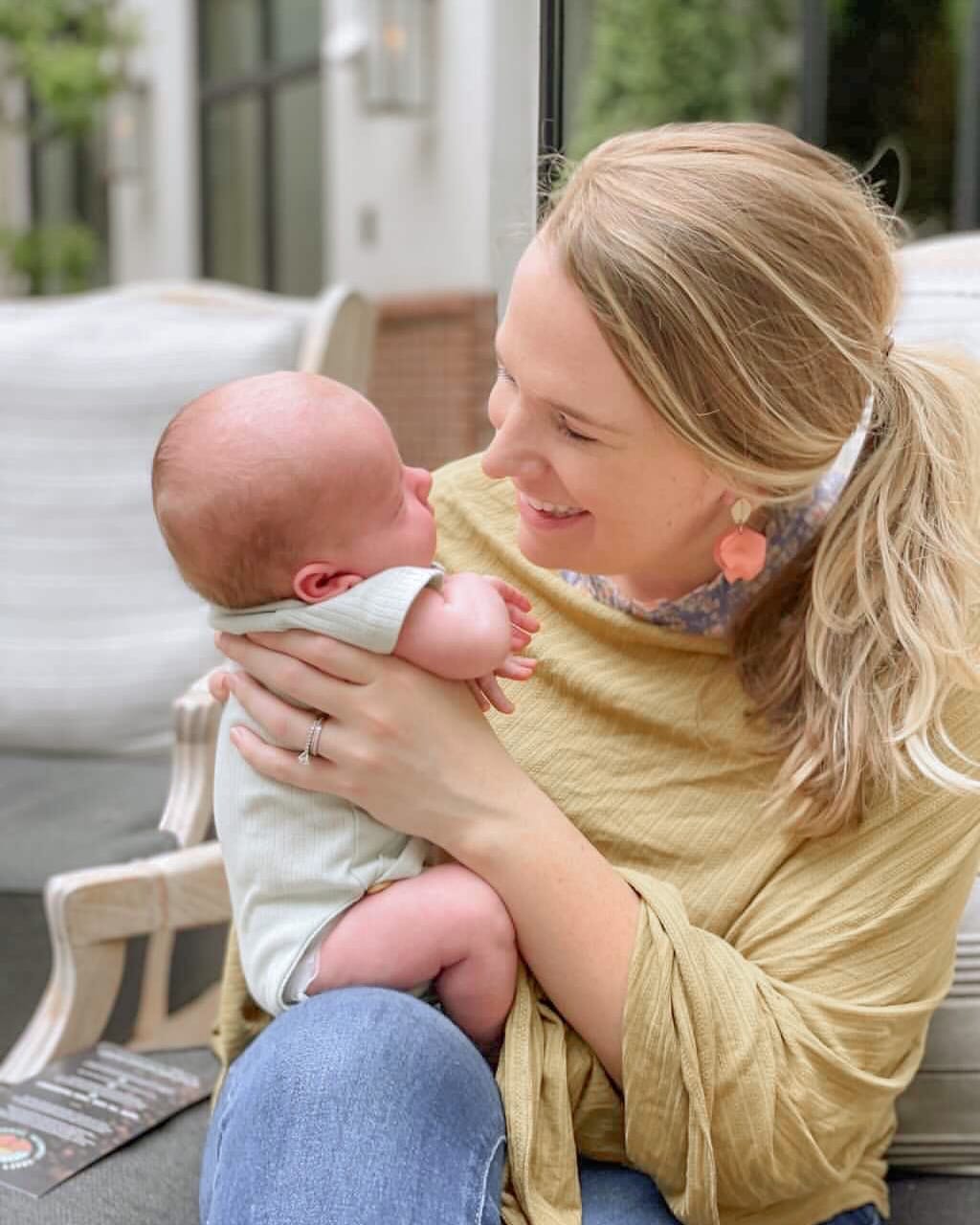 Post 10 by Nursing Ponchos/Covers/Tops on Instagram (image)