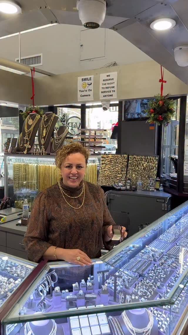 Post 7 by V&P Jewelry Inc on Instagram (video)