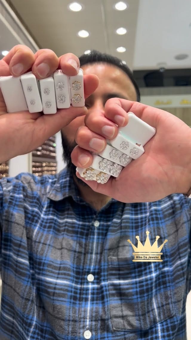 Post 5 by Mike Da Jeweler on Instagram (video)