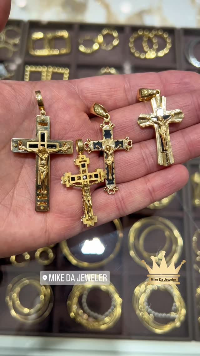 Post 8 by Mike Da Jeweler on Instagram (video)