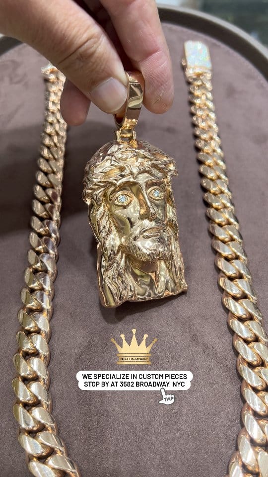 Post 7 by Mike Da Jeweler on Instagram (video)
