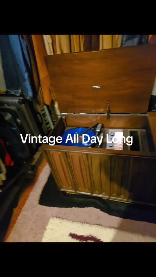 Post 6 by Pixel 19 Vintage Clothing on Instagram (video)