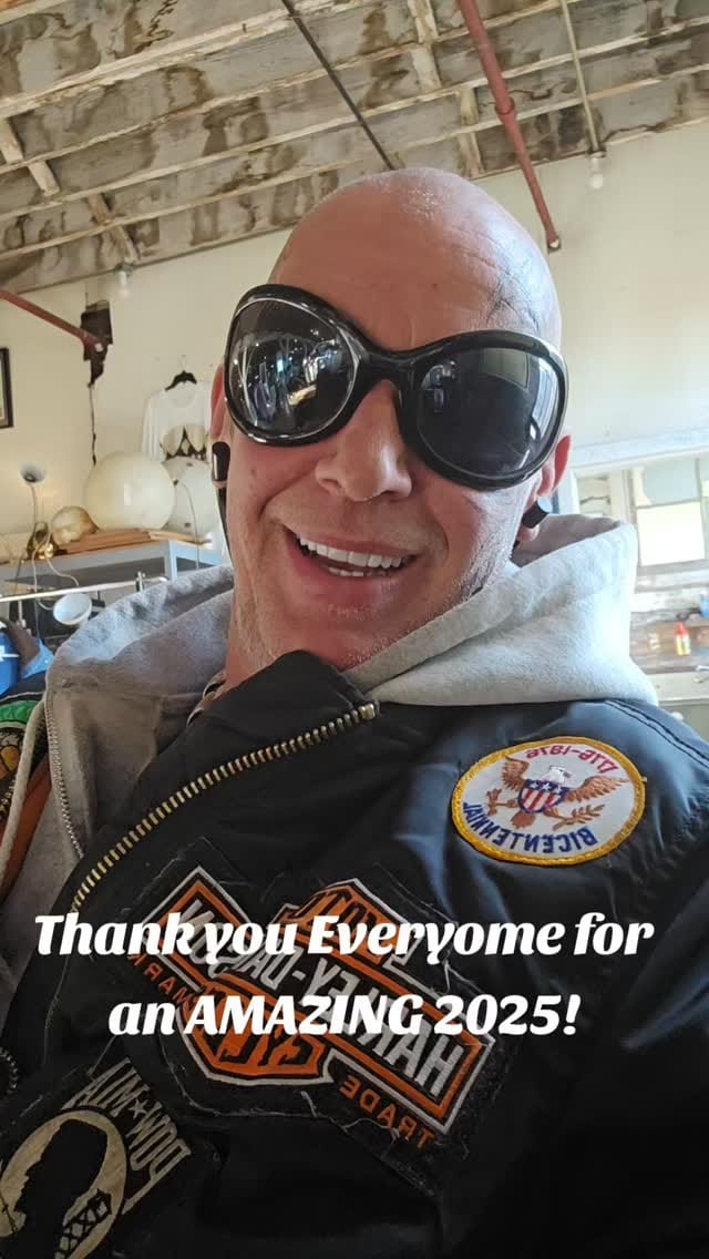Post 5 by Pixel 19 Vintage Clothing on Instagram (video)