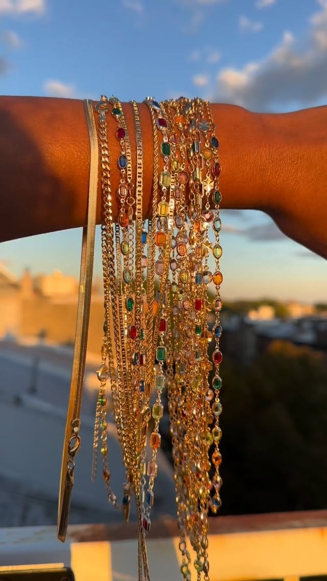 Post 6 by Barzel Jewelry on Instagram (video)