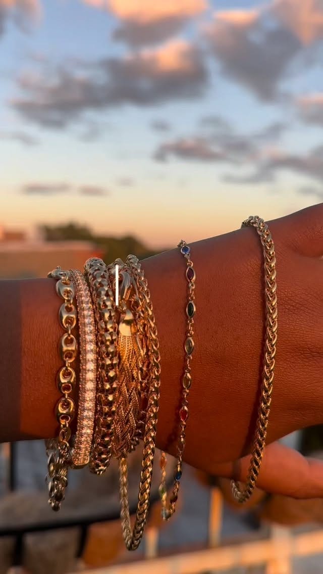 Post 7 by Barzel Jewelry on Instagram (video)