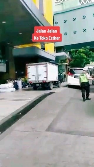 Post 10 by Pusat Grosir Pakaian Wanita on Instagram (video)