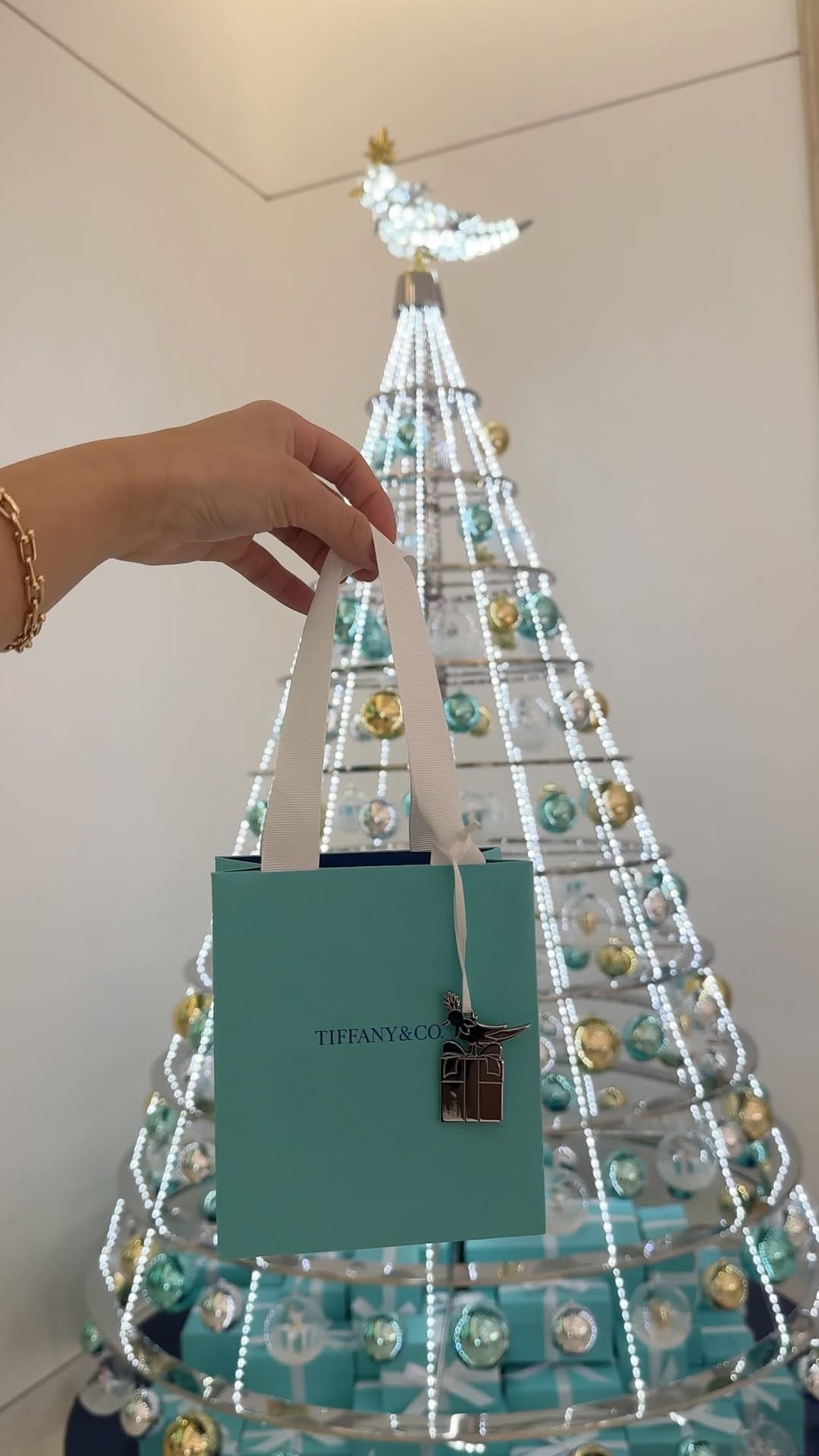 Post 10 by bethany | luxury + designer deals & sales on Instagram (video)