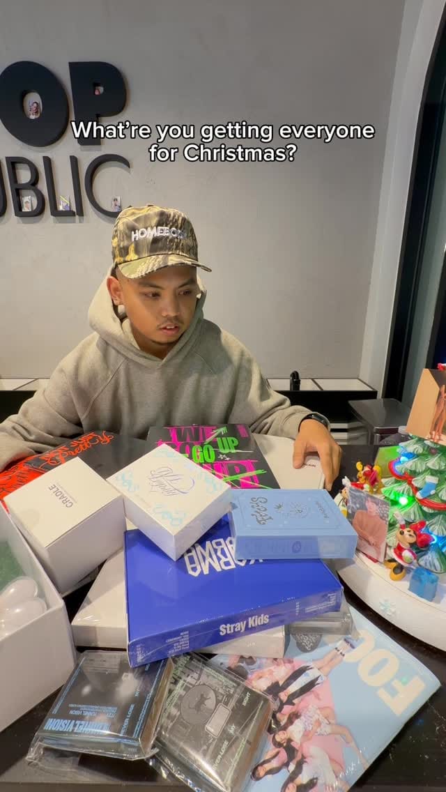 Post 7 by KPOP REPUBLIC on Instagram (video)