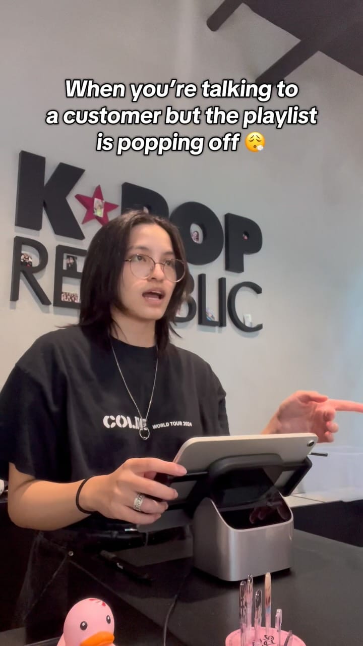 Post 9 by KPOP REPUBLIC on Instagram (video)