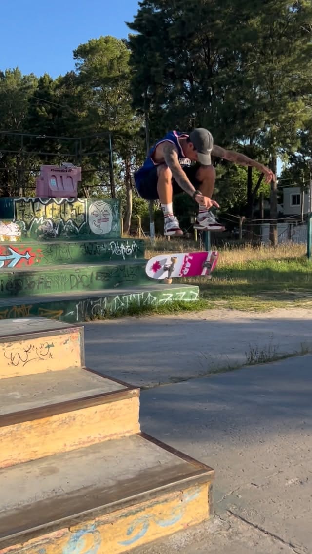 Post 10 by Skate, Longboard & Surf Skate on Instagram (video)