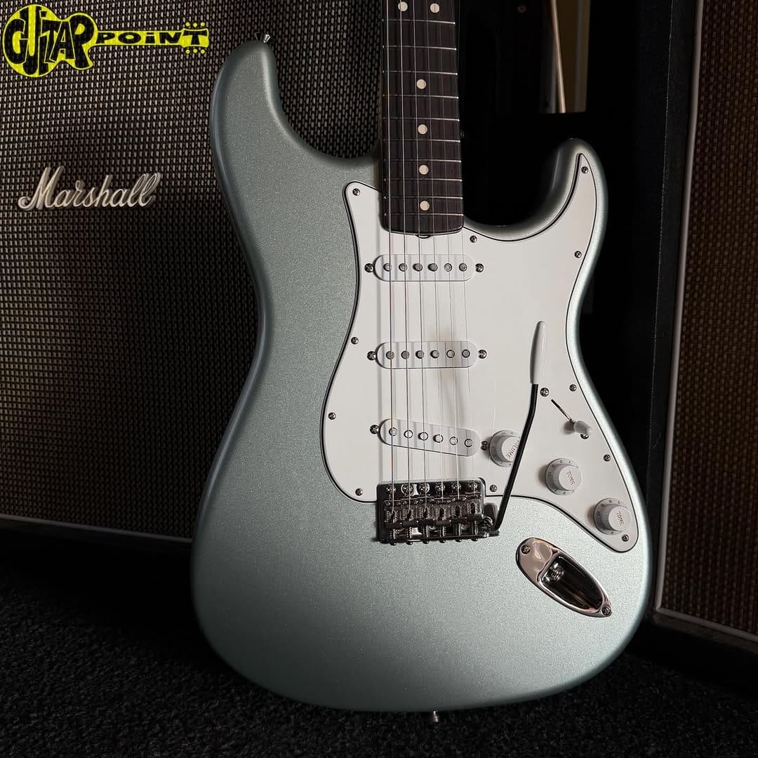 Post 6 by GuitarPoint on Instagram (image)
