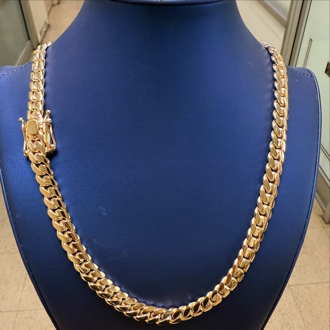 Post 2 by Gold Dream Shop / Gold and silver on Instagram (image)