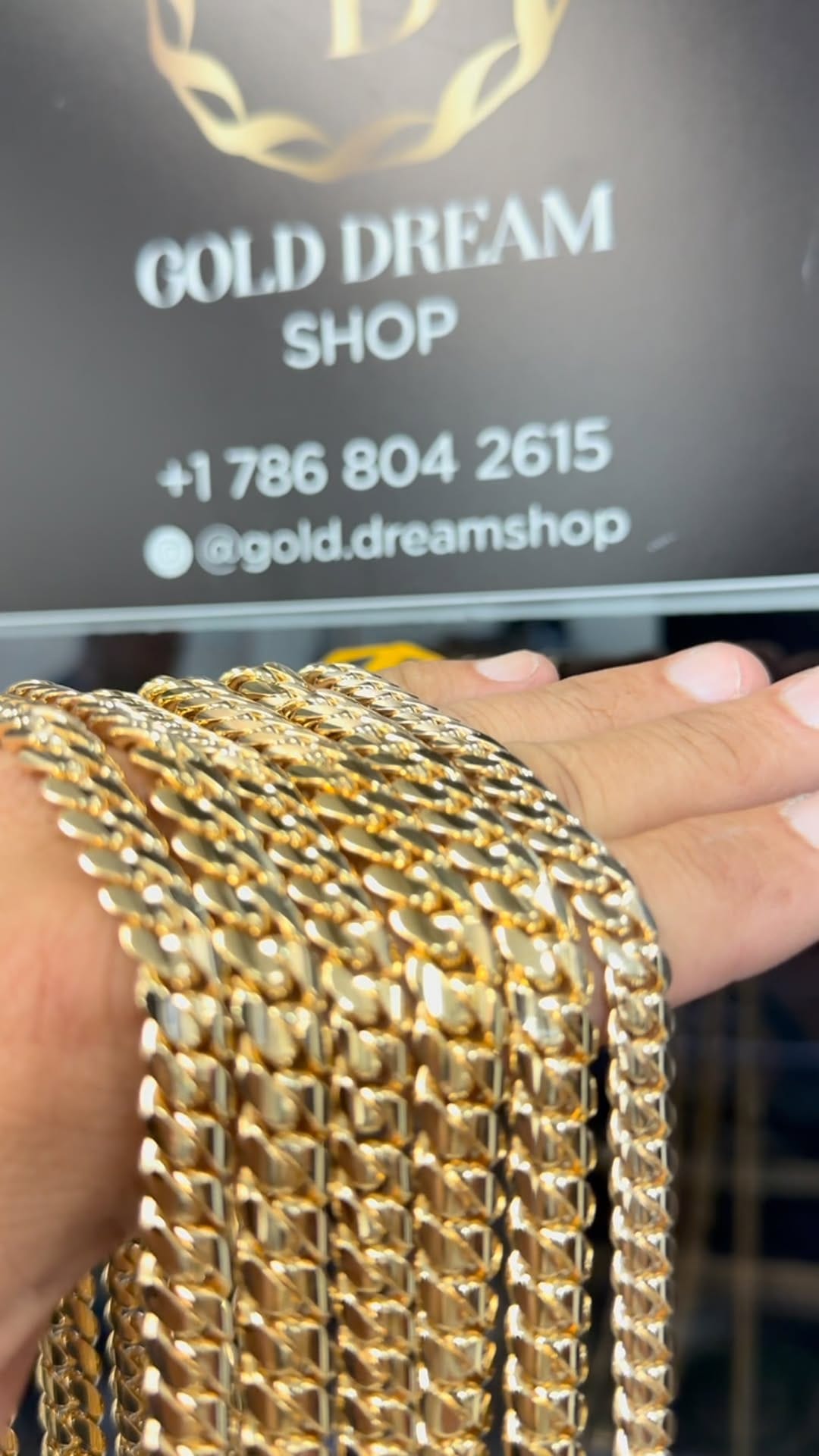 Post 1 by Gold Dream Shop / Gold and silver on Instagram (video)