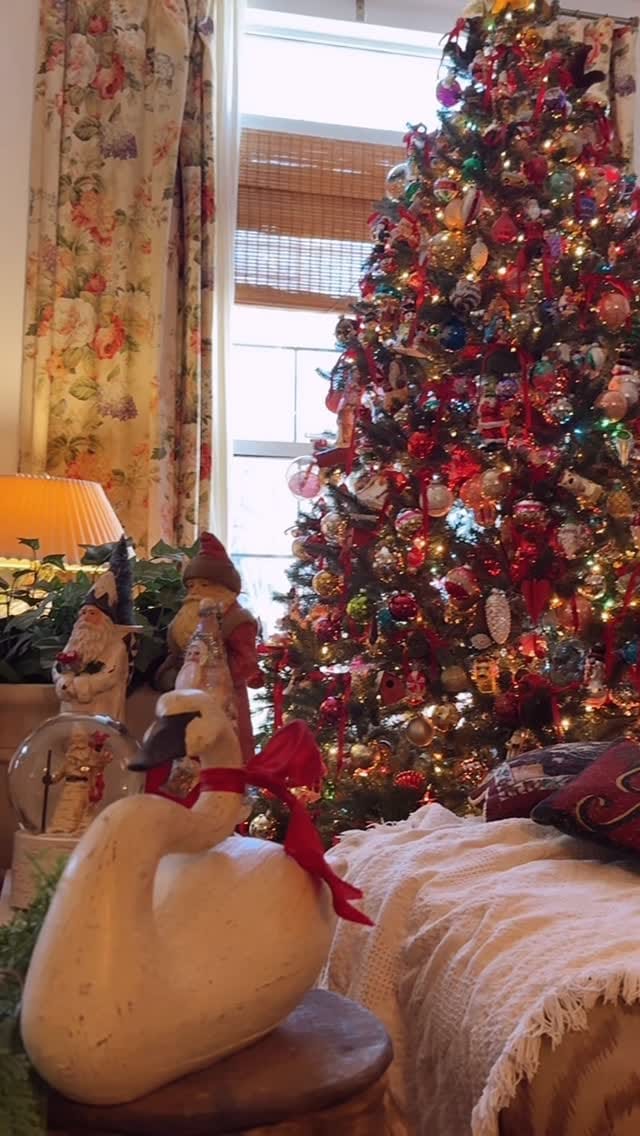 Post 8 by L A Y L A on Instagram (video)