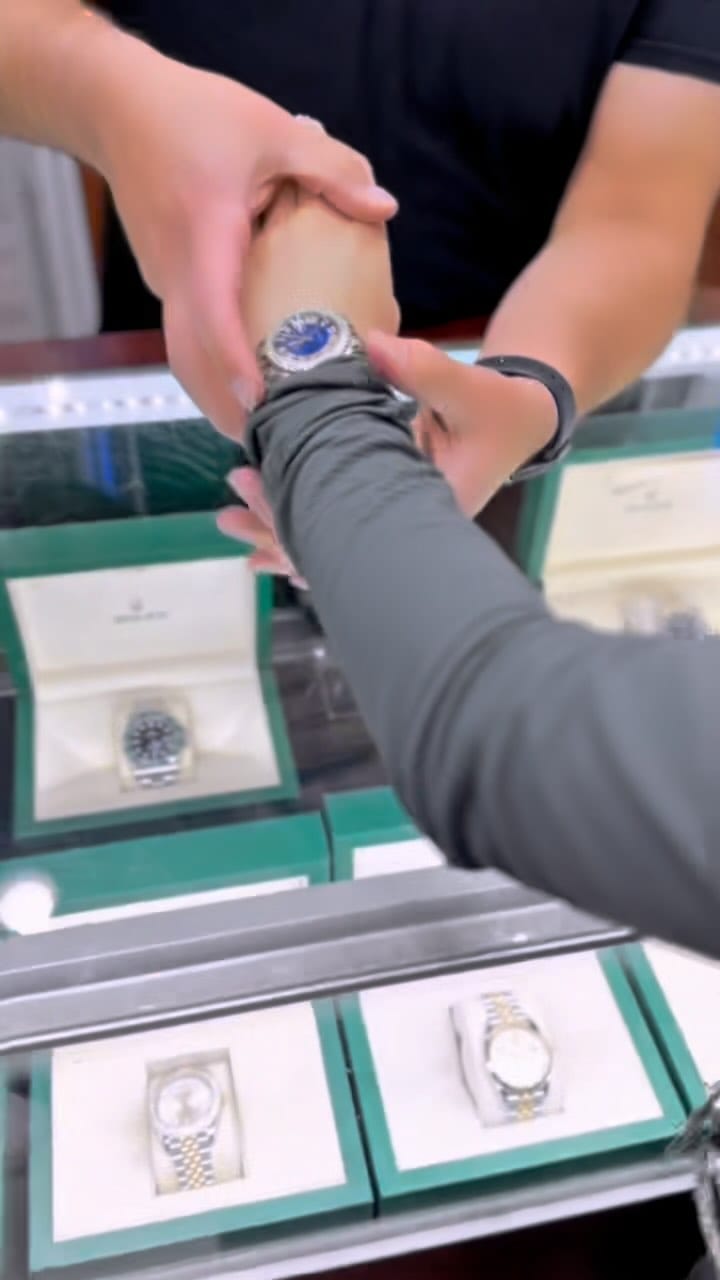 Post 3 by Gold Heart 426 on Instagram (video)