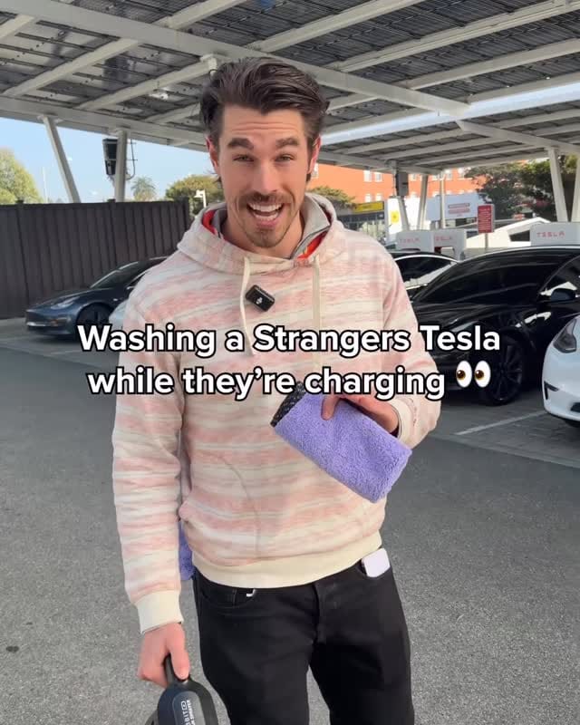 Post 1 by Rubbit on Instagram (video)