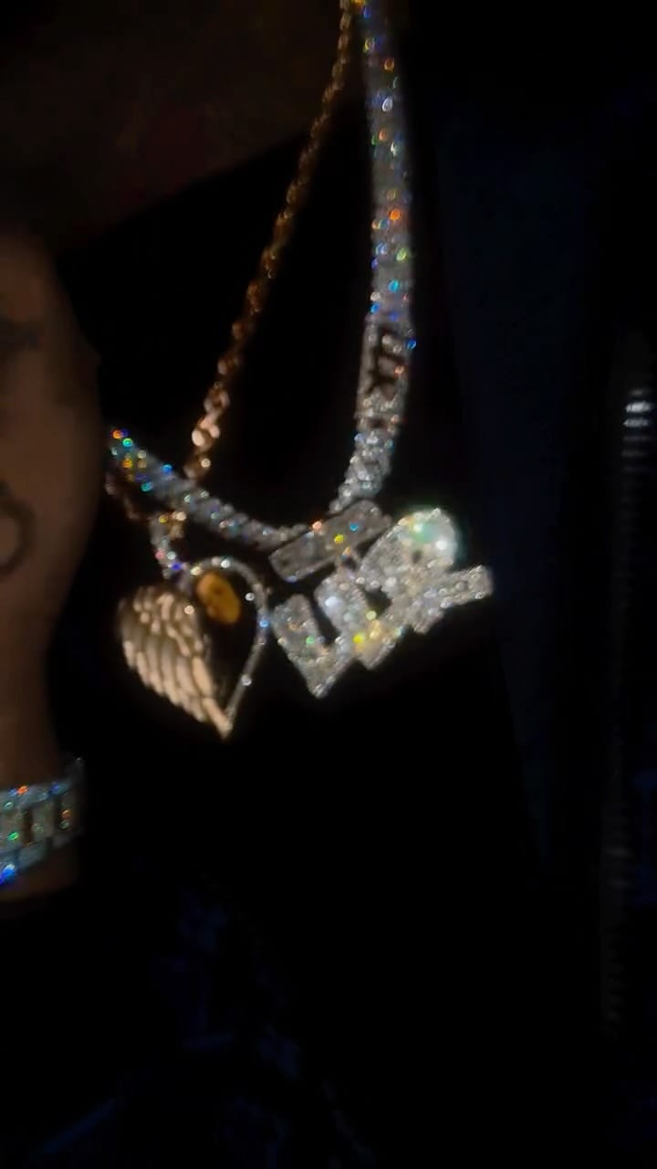 Post 4 by Dream Jewelers Calumet City on Instagram (video)