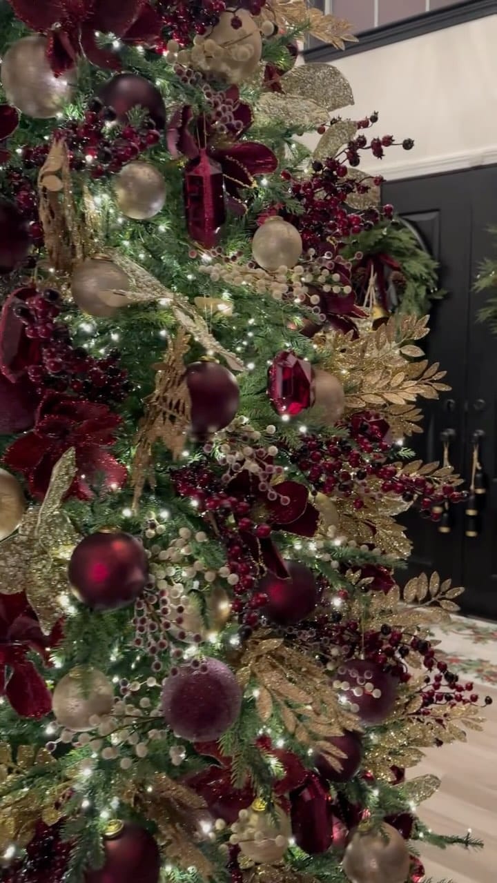 Post 2 by Maria on Instagram (video)