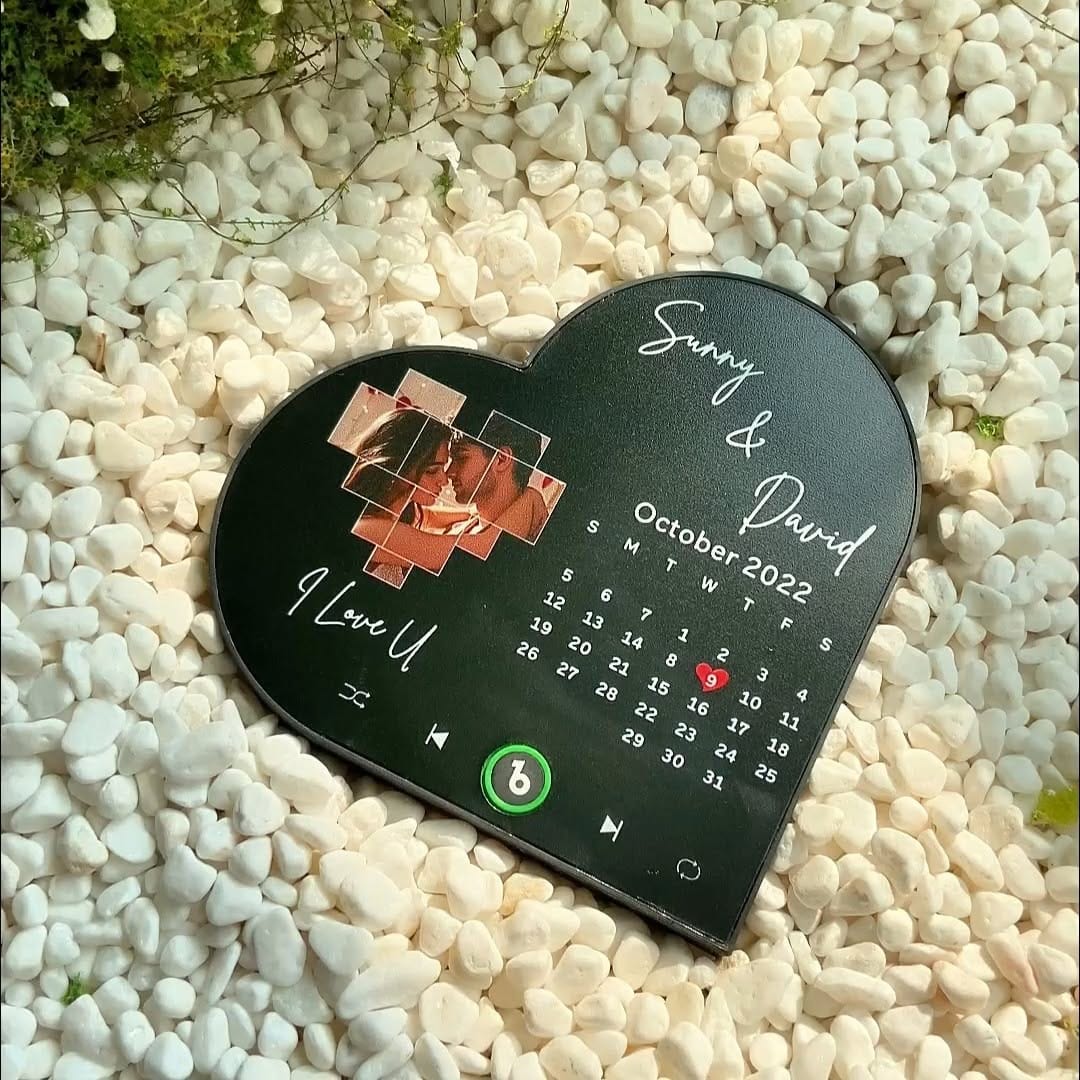 Post 6 by Giftlab Personalized Gifts on Instagram (video)