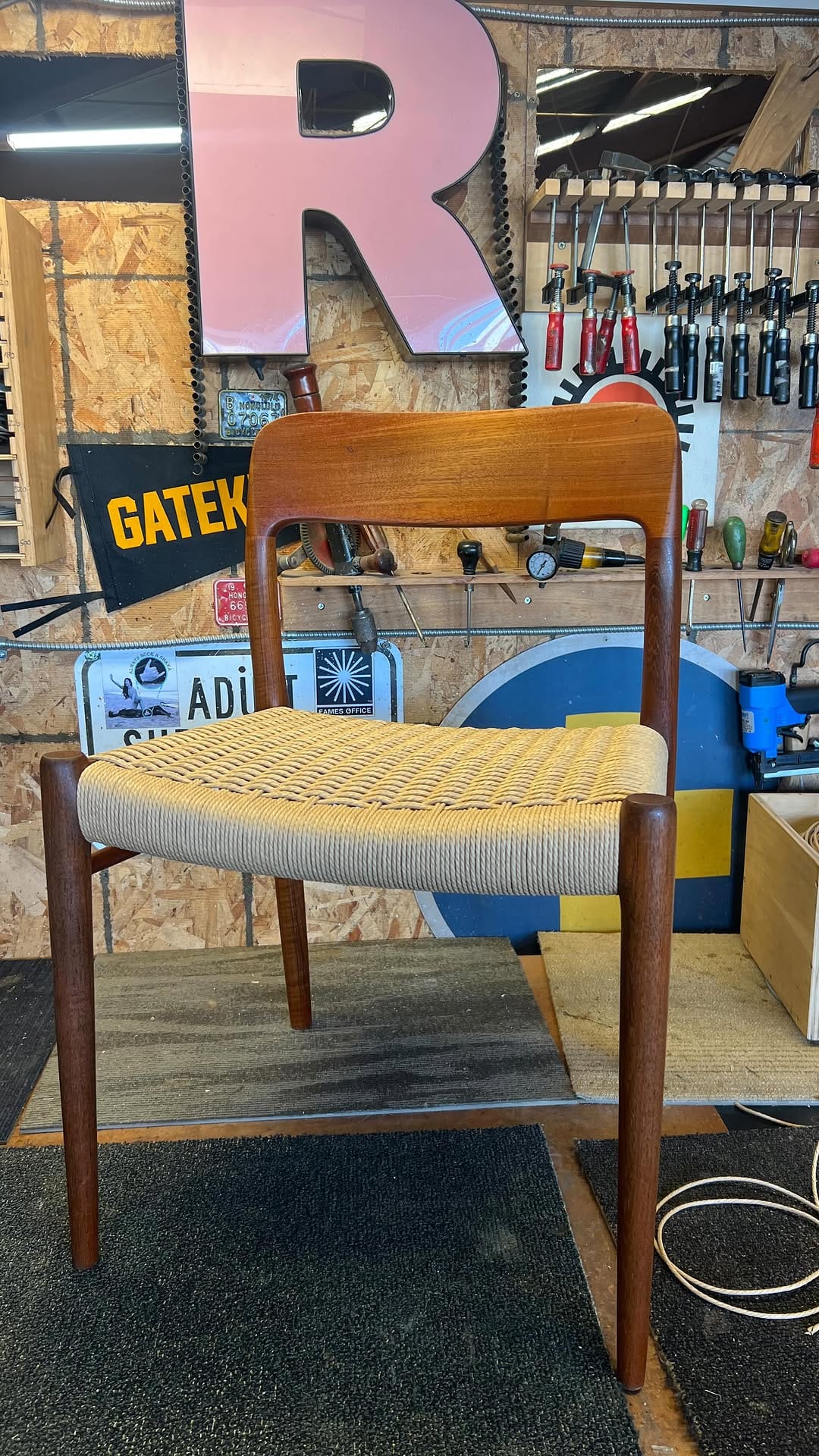 Post 10 by Hawaii Mid Century Modern on Instagram (video)