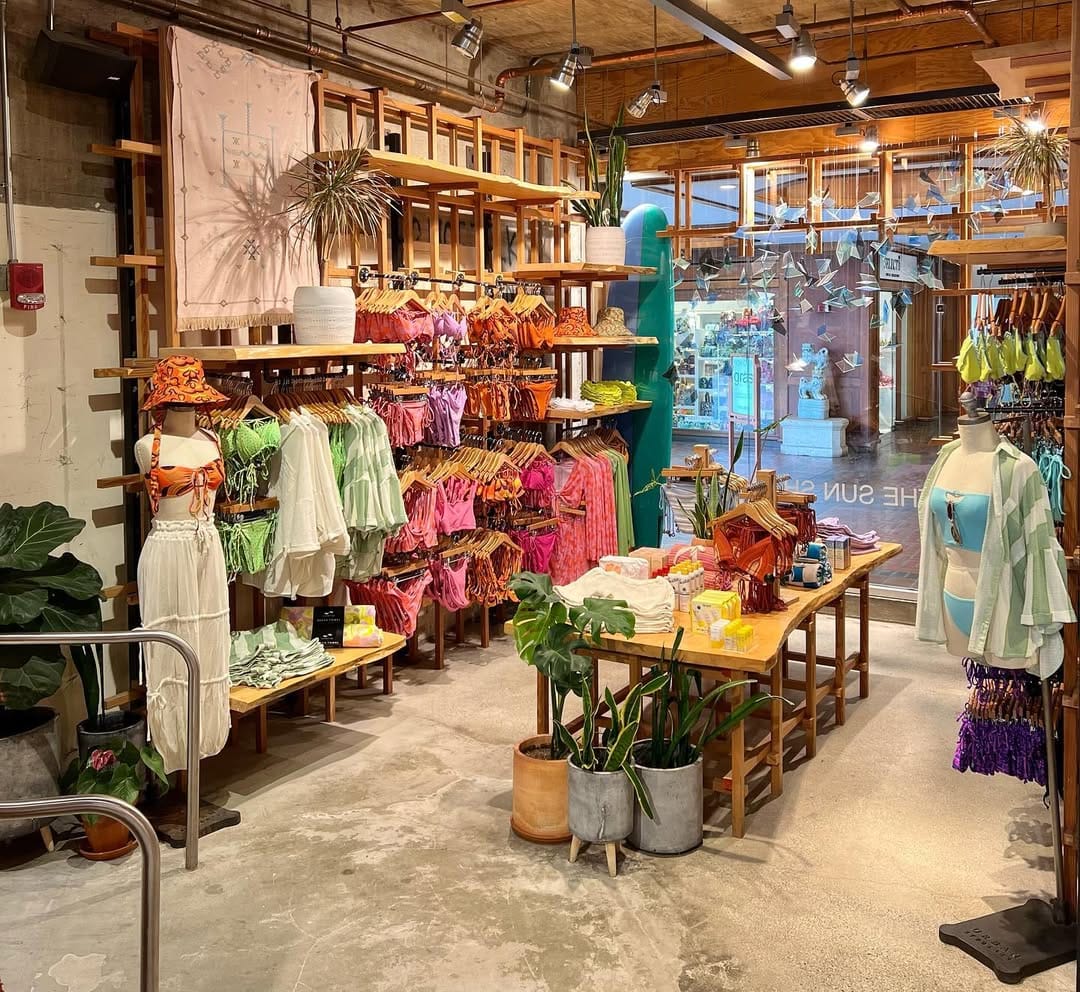 Post 10 by Urban Outfitters Hawaii on Instagram (image)