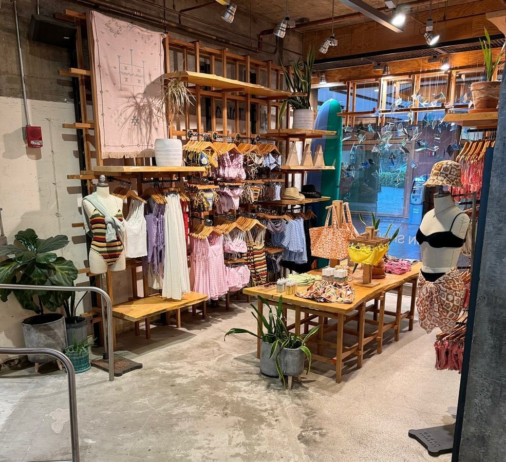 Post 5 by Urban Outfitters Hawaii on Instagram (image)
